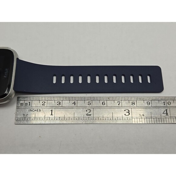 Fitbit Versa FB504 Smartwatch Silver Activity Tracker Tested Working No Charger - Picture 4 of 10